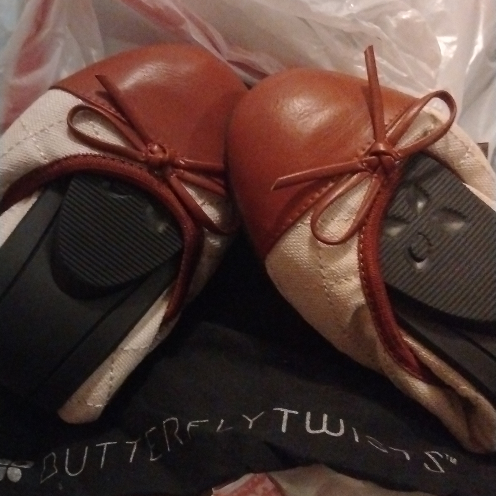 Butterfly twists/ballerinas new w tags in box sz 8 - Picture 3 of 6